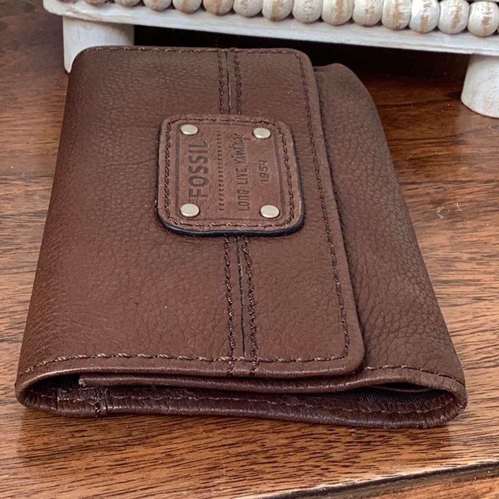 Fossil Vintage Brown cowhide Leather Wallet - Picture 6 of 16